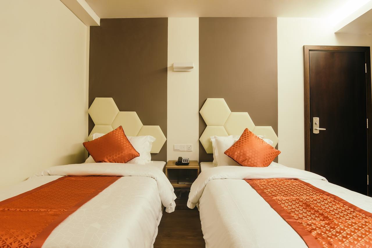 Memoire Hornbill Hotel Кучинг Экстерьер фото