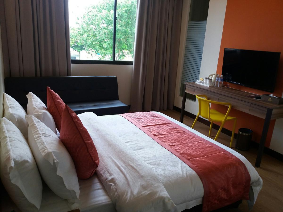 Memoire Hornbill Hotel Кучинг Экстерьер фото