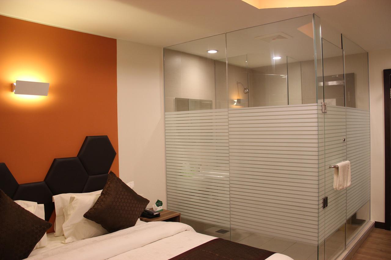 Memoire Hornbill Hotel Кучинг Экстерьер фото