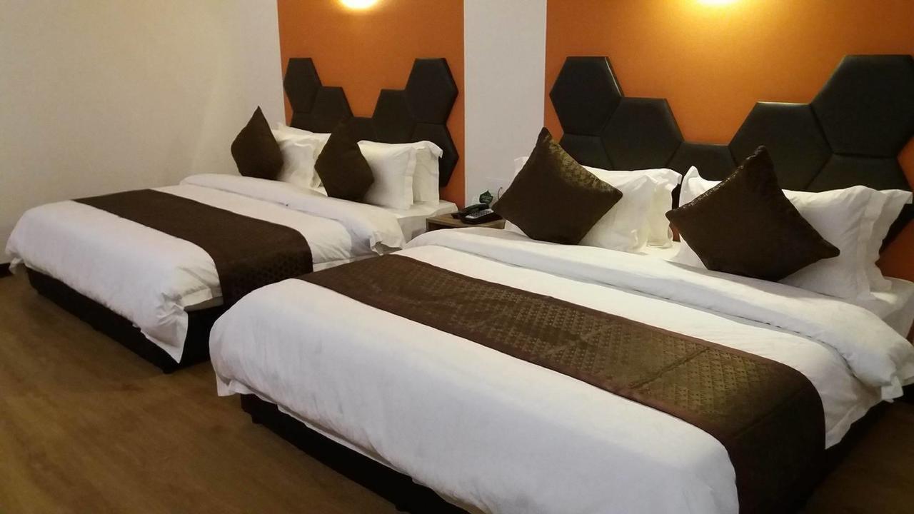 Memoire Hornbill Hotel Кучинг Экстерьер фото