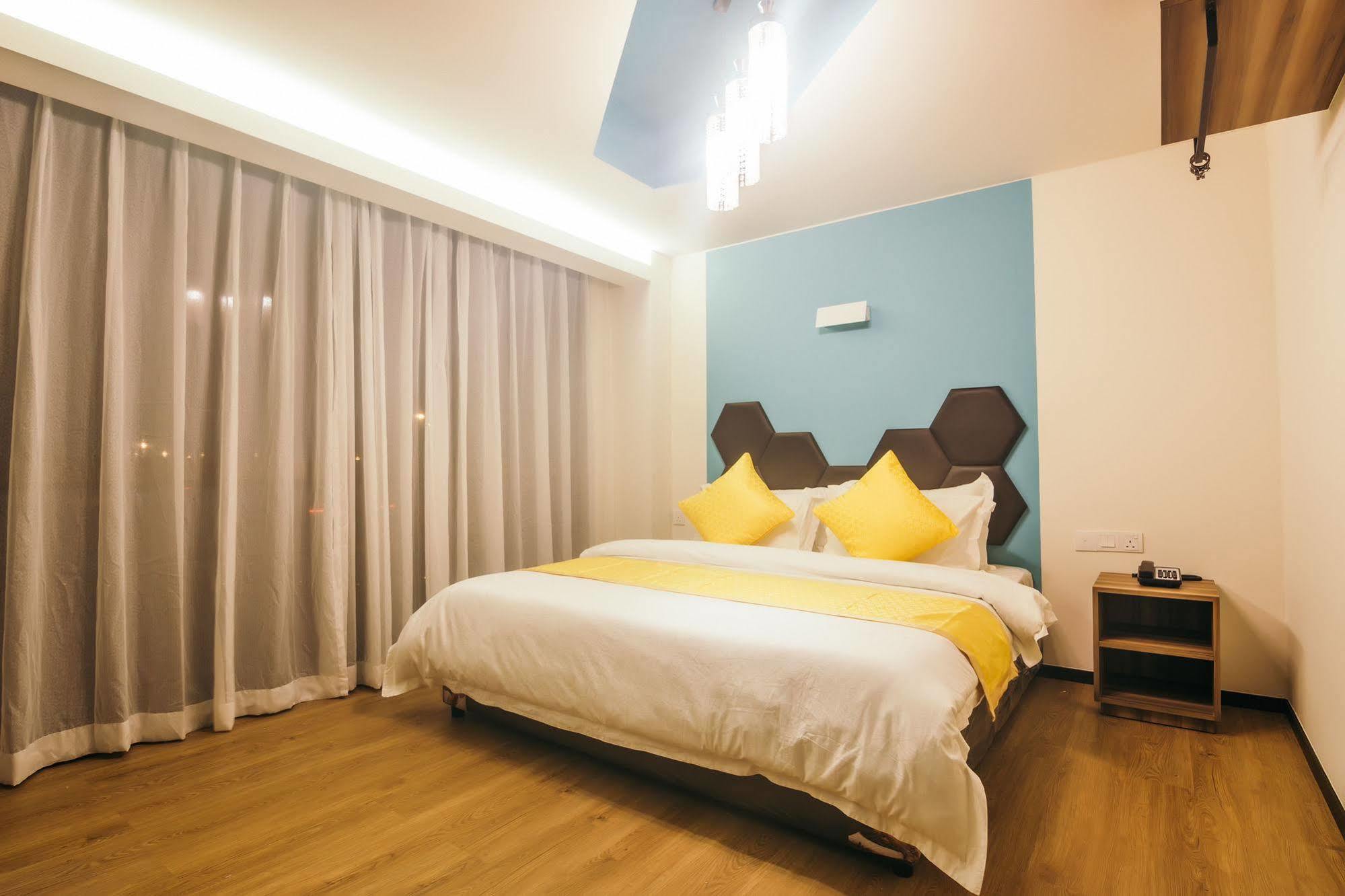 Memoire Hornbill Hotel Кучинг Экстерьер фото